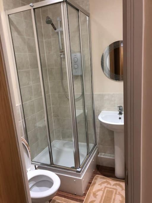 Justalf Facilities-Spacious 2-Bed Apartment In Thamesmead, Greenwich Лондон Экстерьер фото